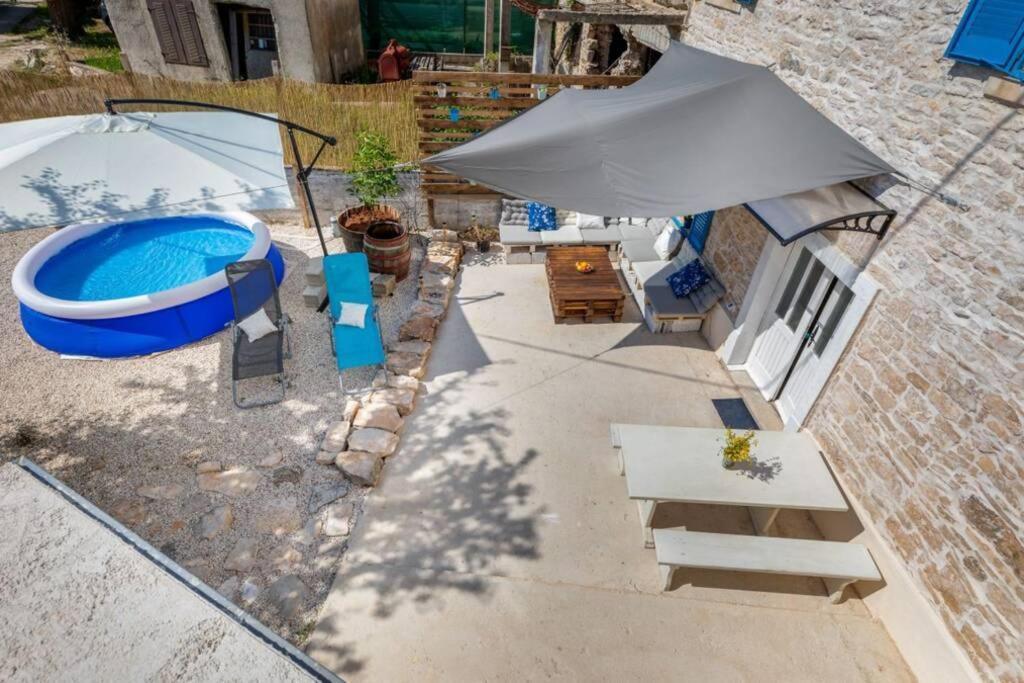 Villa Casa Di Pietra Matelici Divšići Exterior foto