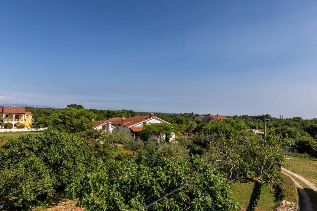 Villa Casa Di Pietra Matelici Divšići Exterior foto